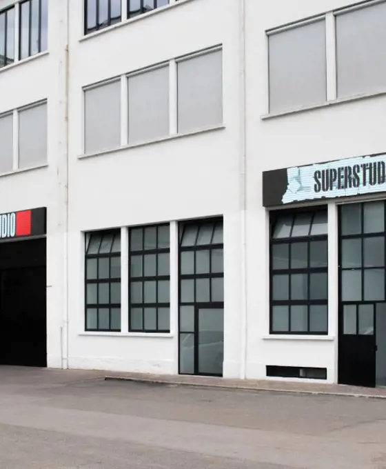 Ledwall Via Tortona Milano